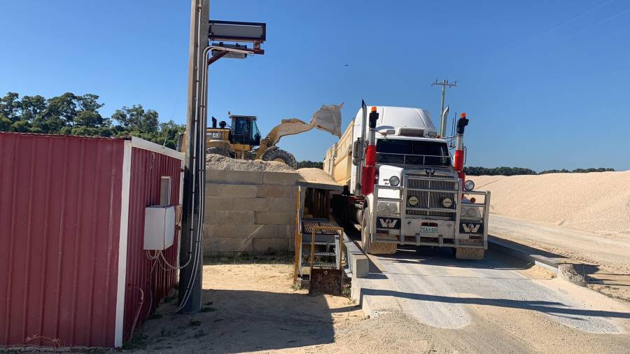 Semi and Road Train Tippers